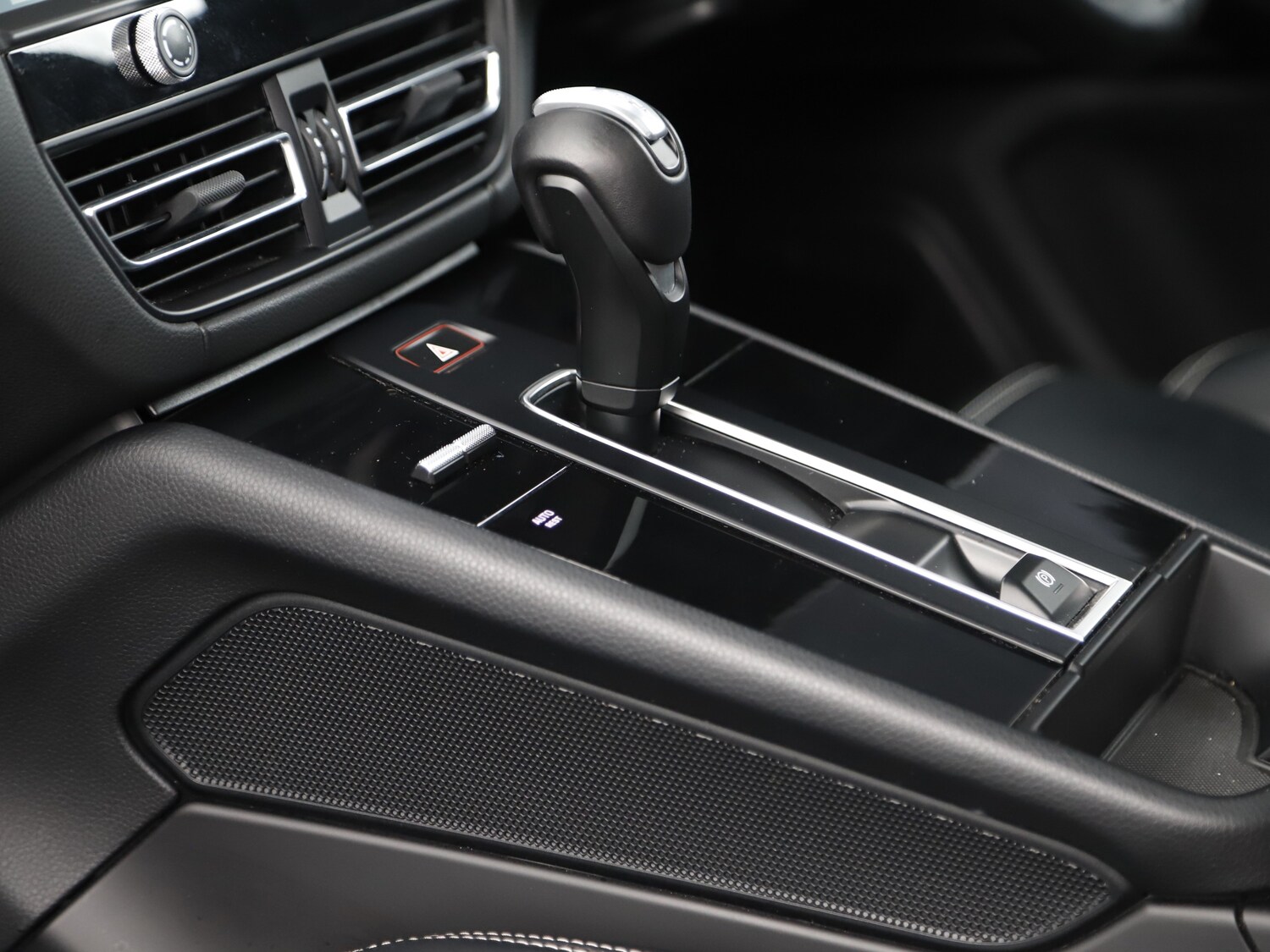 Used Porsche Macan 2024 for sale - 77582588: Photo 42