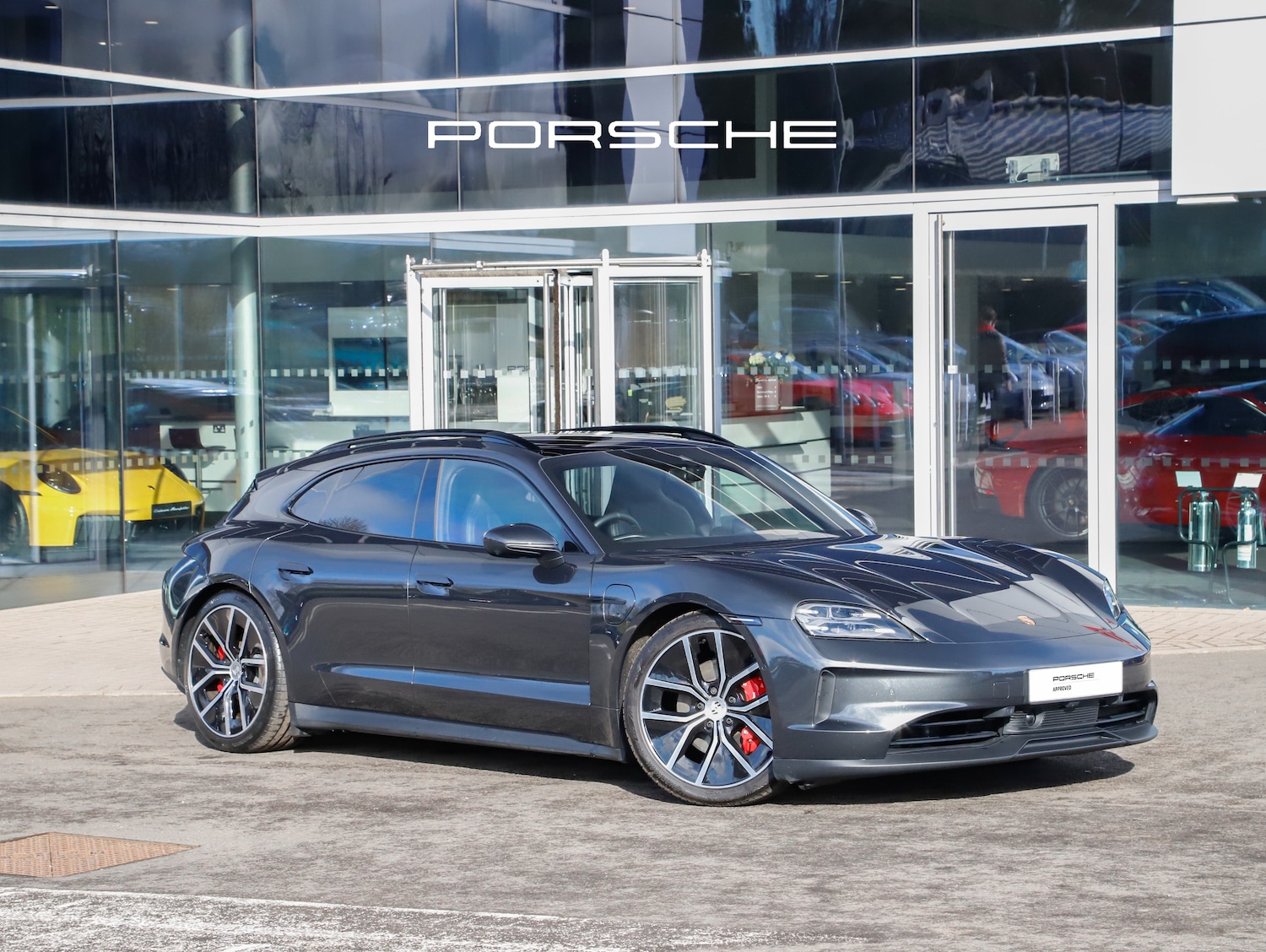 Used Porsche Taycan 2024 for sale - 78095660: Photo 2