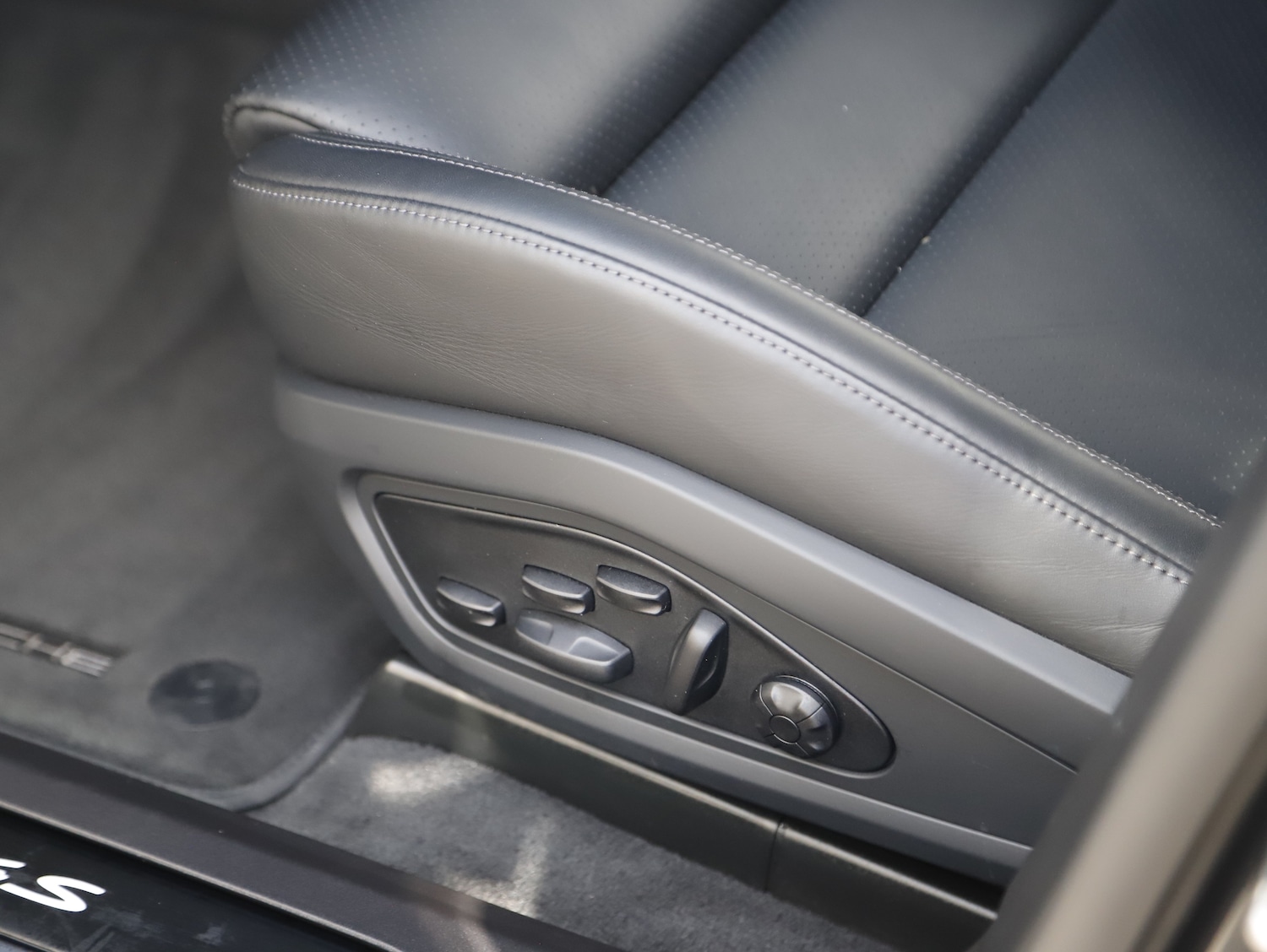 Used Porsche Taycan 2024 for sale - 78095660: Photo 23