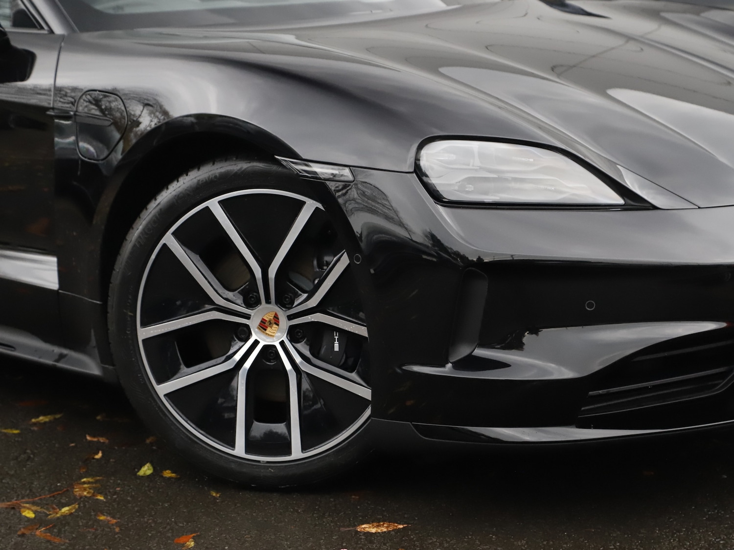 Used Porsche Taycan 2025 for sale - 76711915: Photo 14