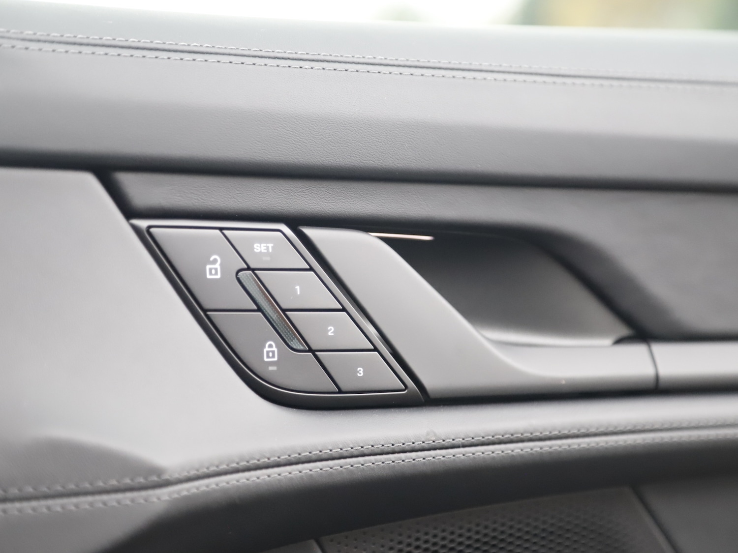 Used Porsche Taycan 2025 for sale - 76711915: Photo 36