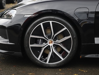 Used Porsche Taycan 2025 for sale - 76711915: Photo