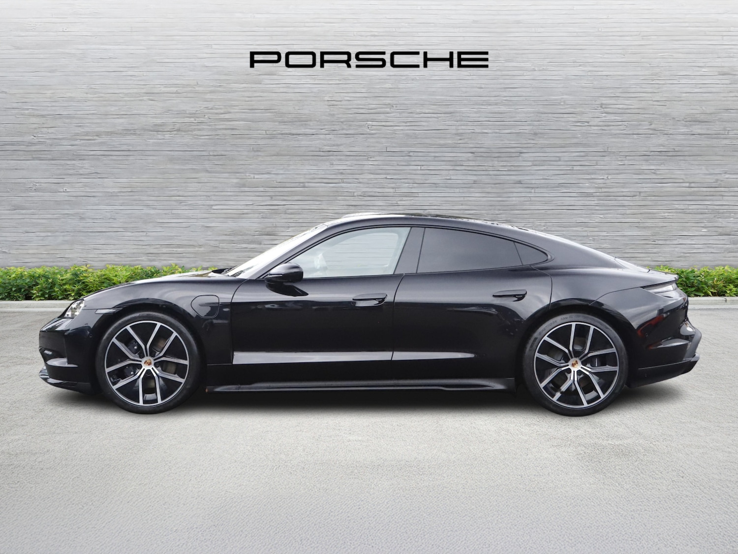 Used Porsche Taycan 2025 for sale - 76711915: Photo 5