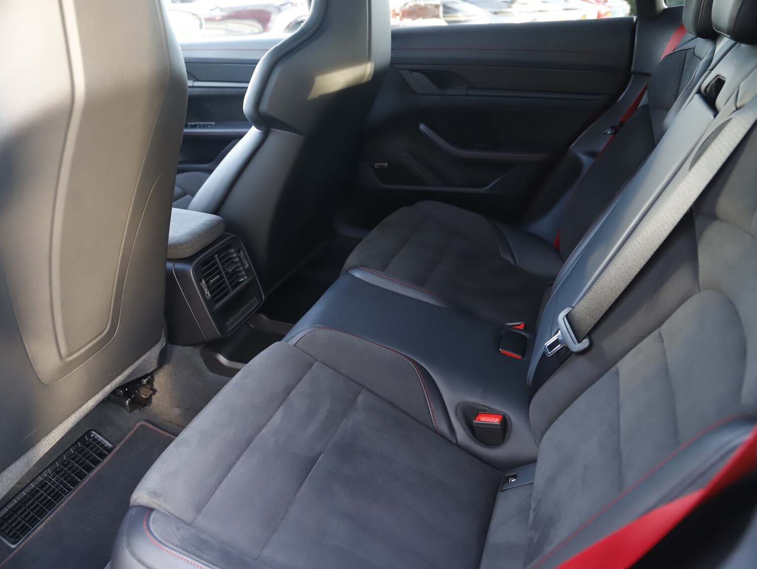 Used Porsche Taycan 2023 for sale - 77952080: Photo 19