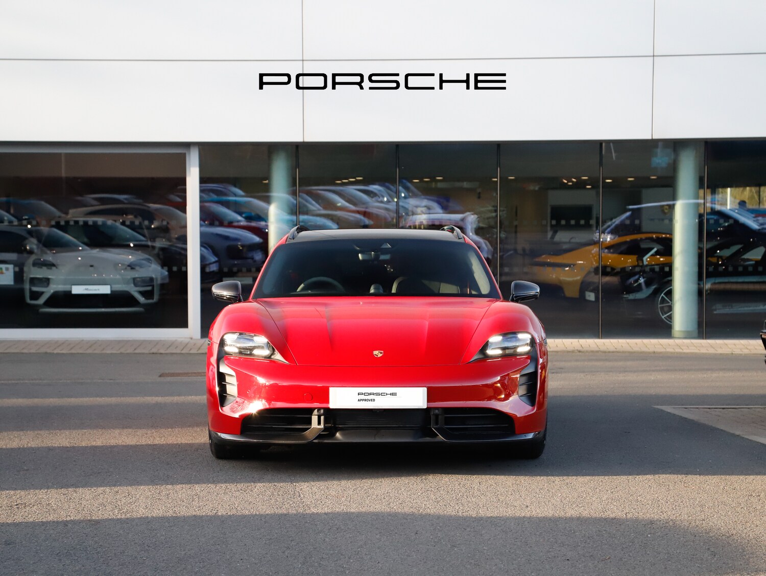 Used Porsche Taycan 2023 for sale - 77952080: Photo 7