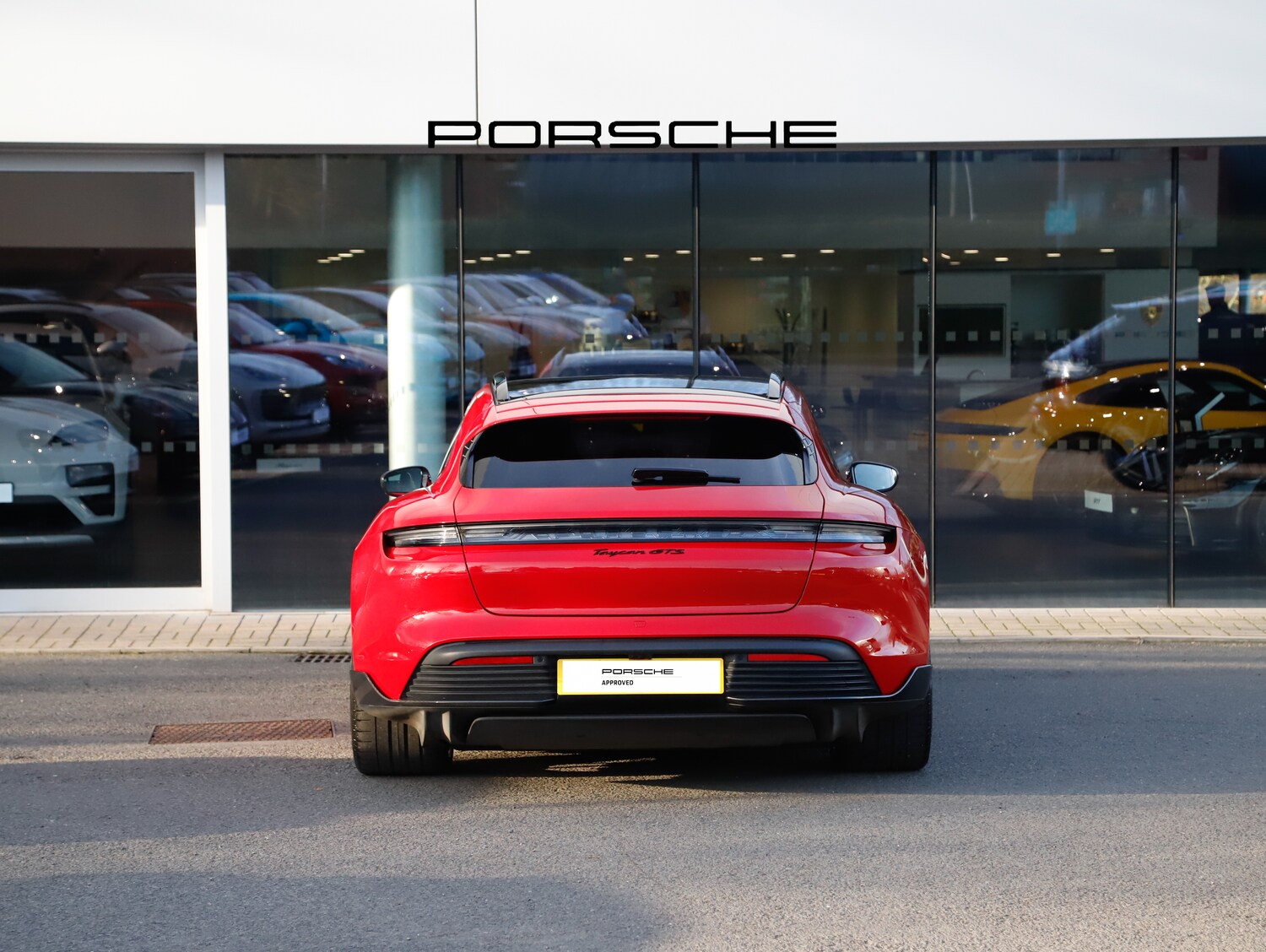 Used Porsche Taycan 2023 for sale - 77952080: Photo 8