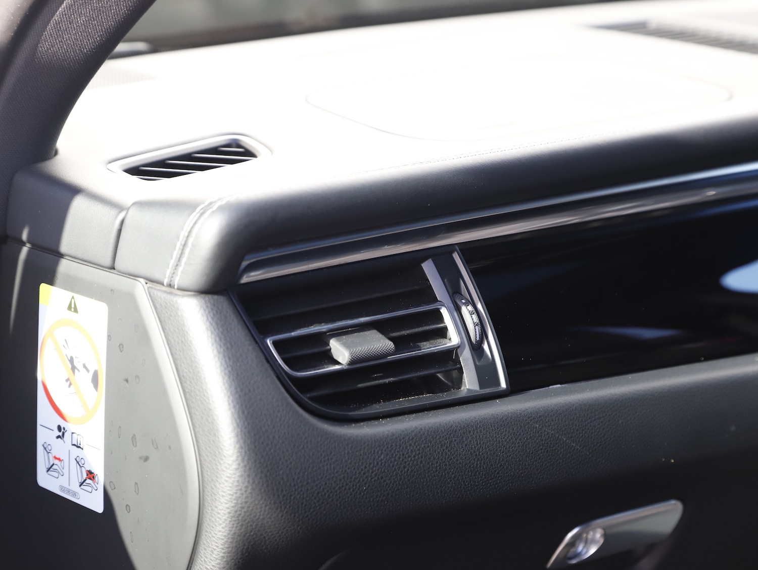 Used Porsche Macan 2023 for sale - 77733843: Photo 16