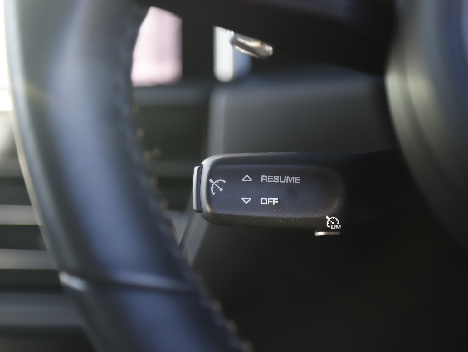 Used Porsche Macan 2023 for sale - 77733843: Photo 32