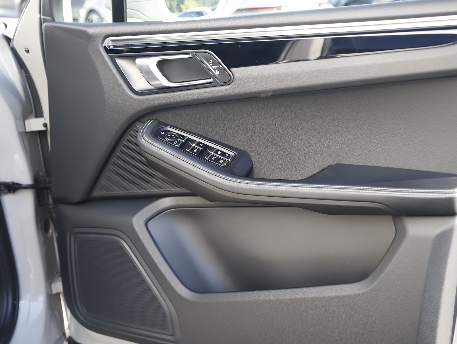 Used Porsche Macan 2023 for sale - 77733843: Photo 45