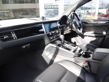 Used Porsche Macan 2023 for sale - 77733843: Photo