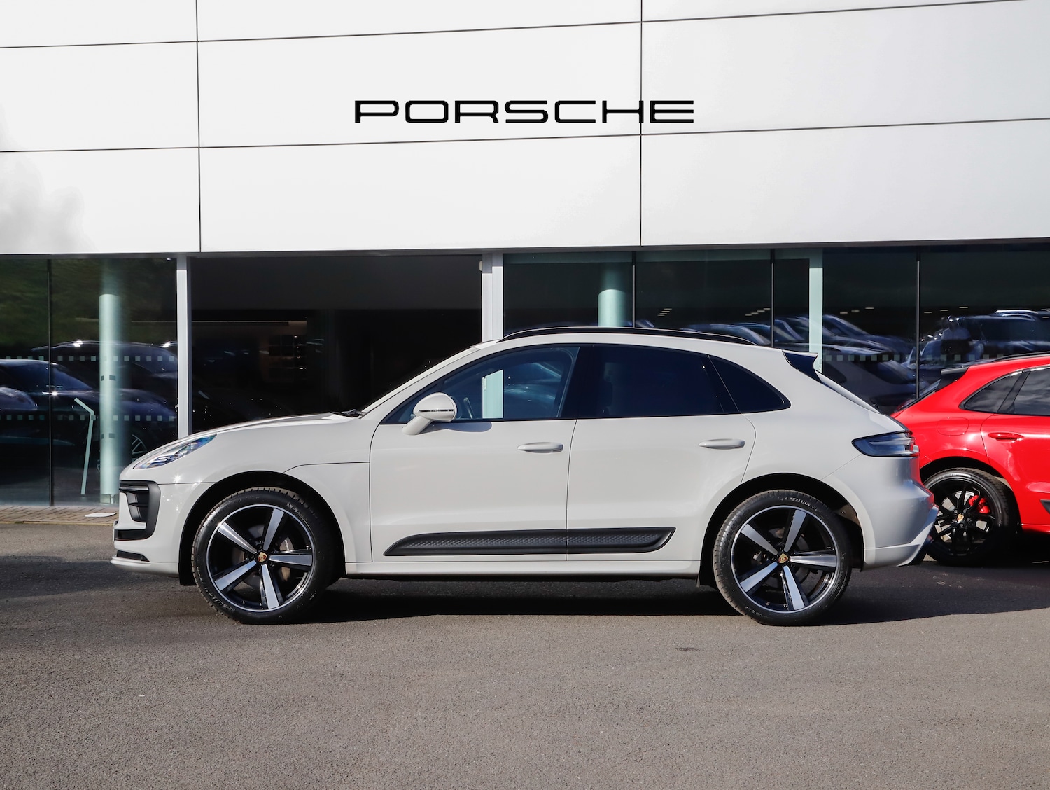 Used Porsche Macan 2023 for sale - 77733843: Photo 6