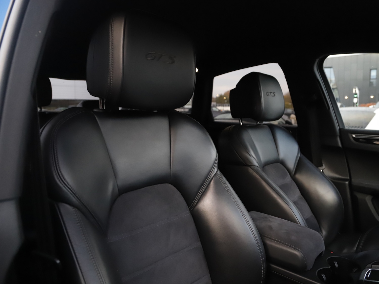 Used Porsche Macan 2018 for sale - 76508948: Photo 10