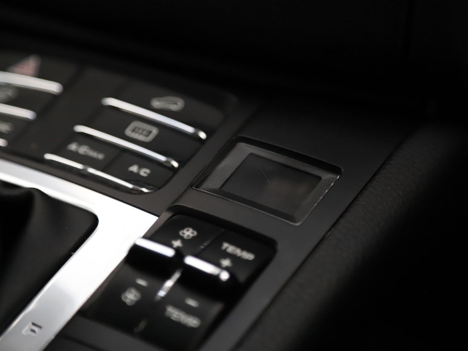 Used Porsche Macan 2018 for sale - 76508948: Photo 15