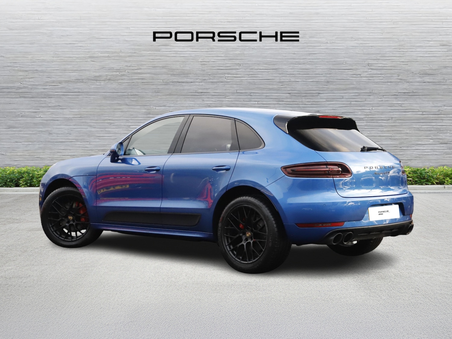 Used Porsche Macan 2018 for sale - 76508948: Photo 2