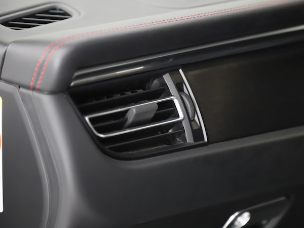Used Porsche Macan 2021 for sale - 76266314: Photo 18