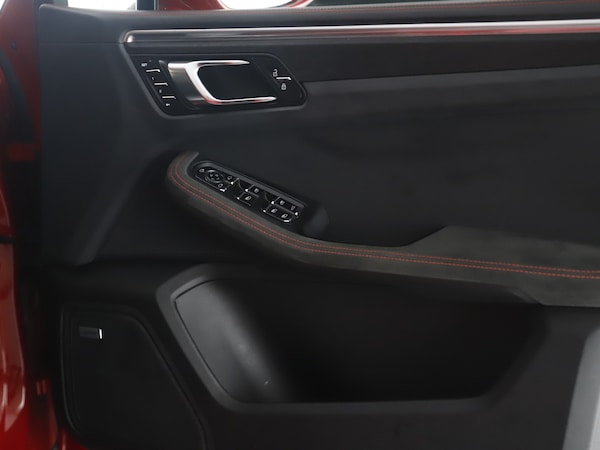 Used Porsche Macan 2021 for sale - 76266314: Photo 26