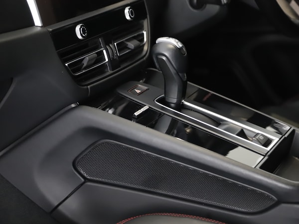 Used Porsche Macan 2021 for sale - 76266314: Photo 30