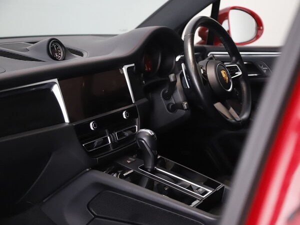 Used Porsche Macan 2021 for sale - 76266314: Photo 33