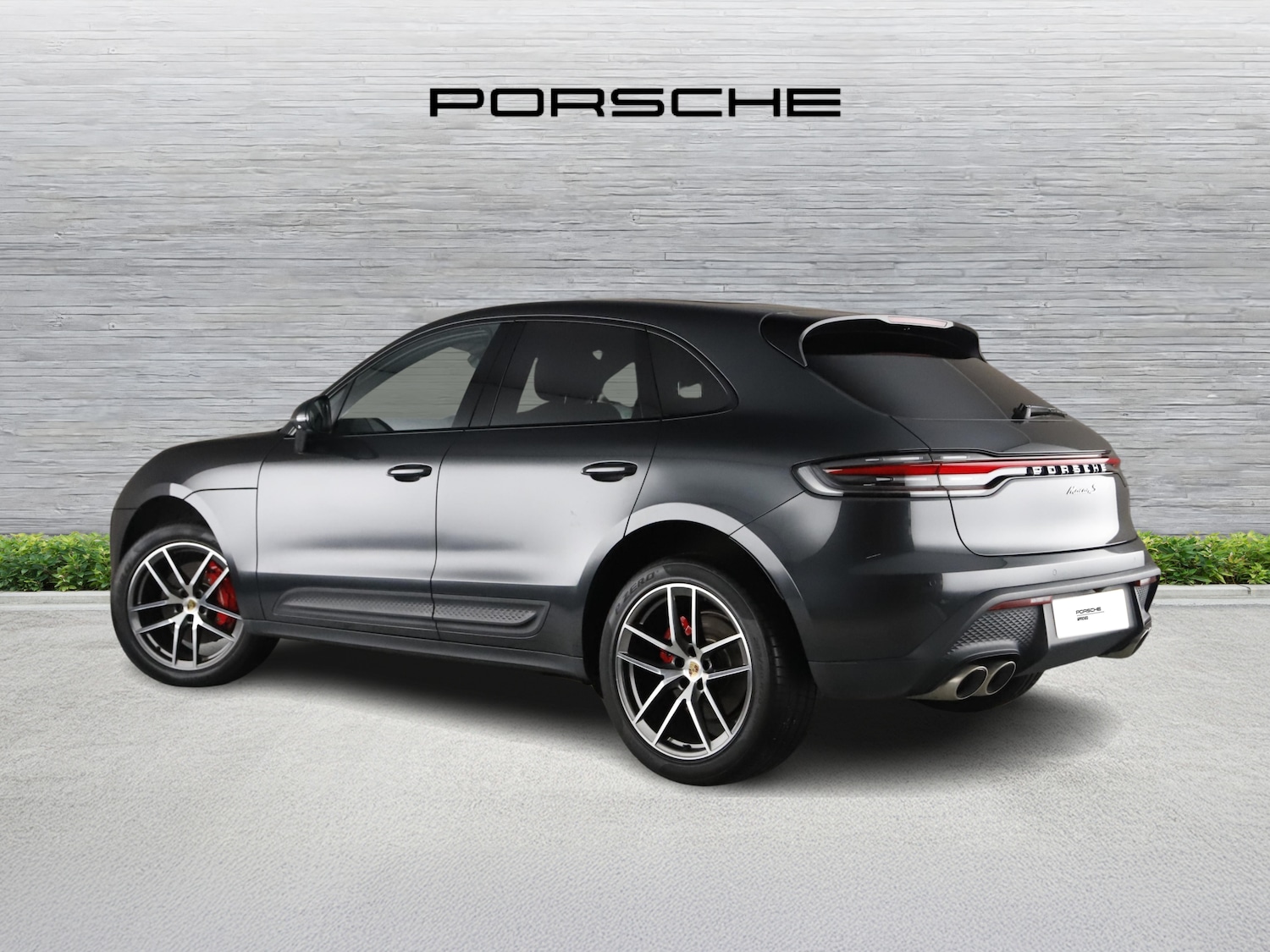 Used Porsche Macan 2023 for sale - 77436363: Photo 2