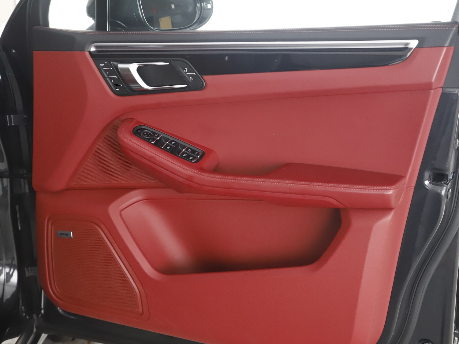 Used Porsche Macan 2023 for sale - 77436363: Photo 45