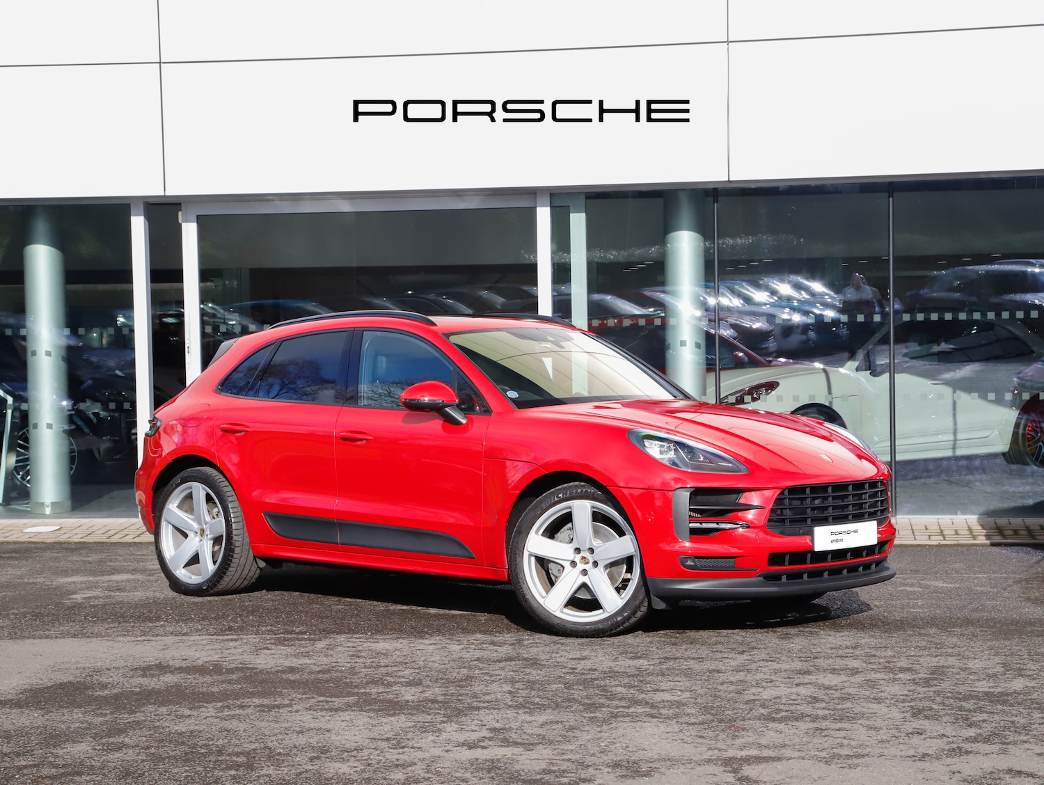 Used Porsche Macan 2019 for sale - 77719374: Photo 2