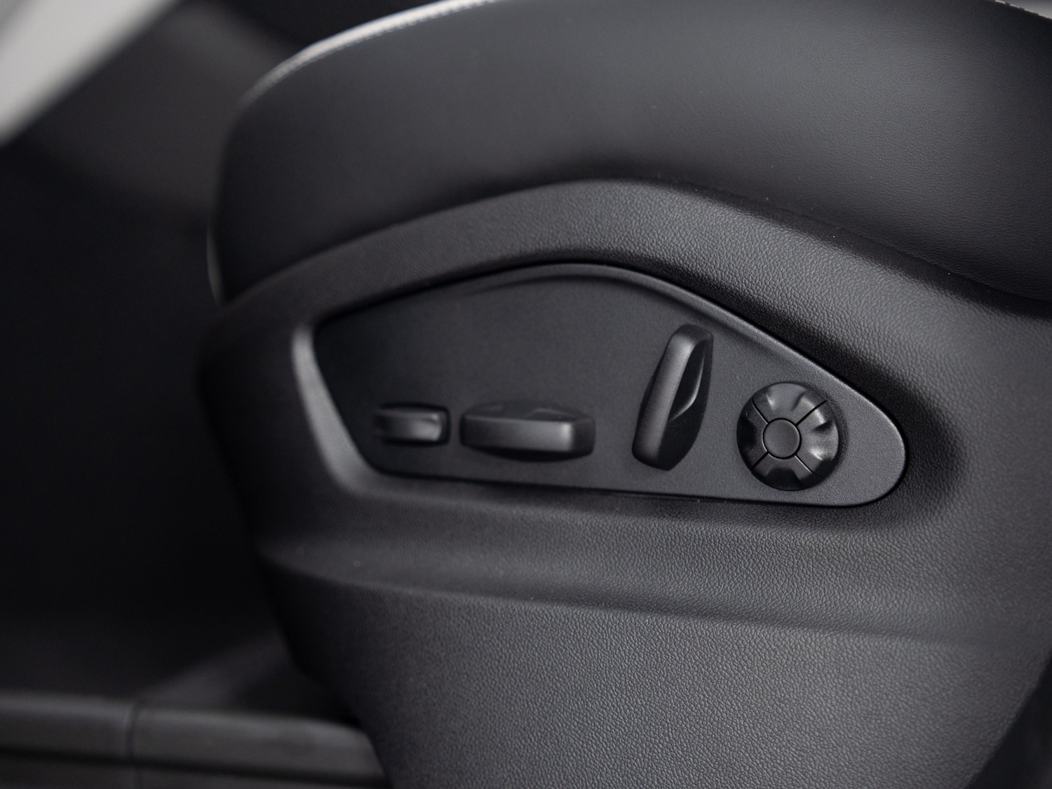 Used Porsche Cayenne 2025 for sale - 76481271: Photo 34