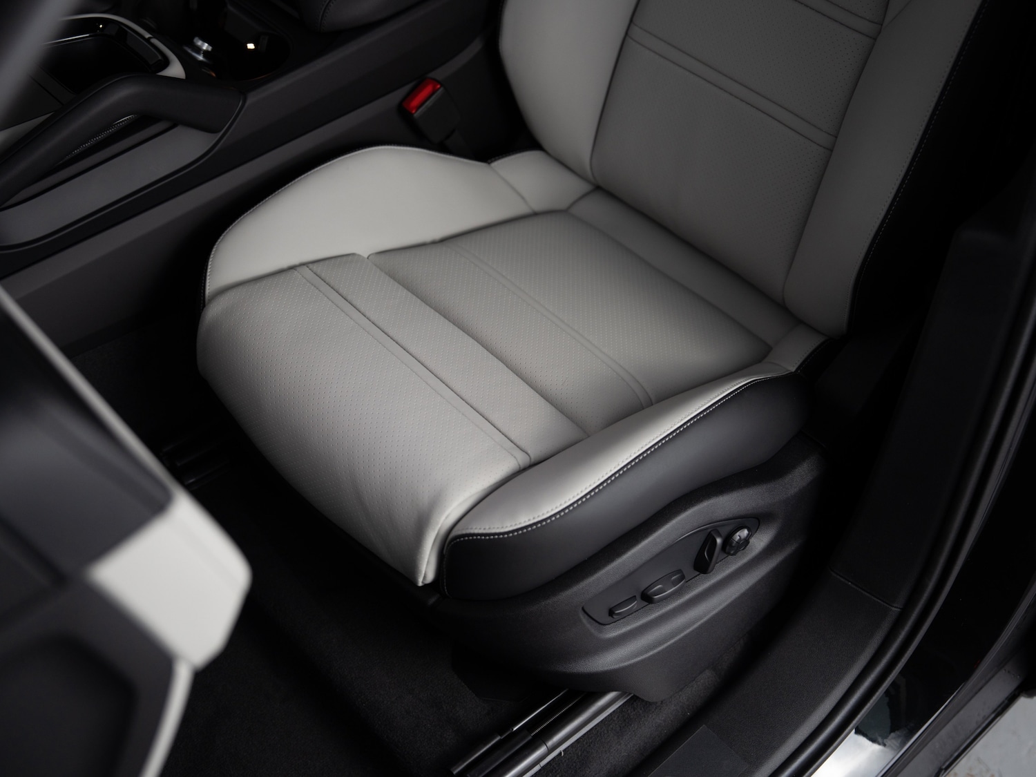 Used Porsche Cayenne 2025 for sale - 76481271: Photo 35