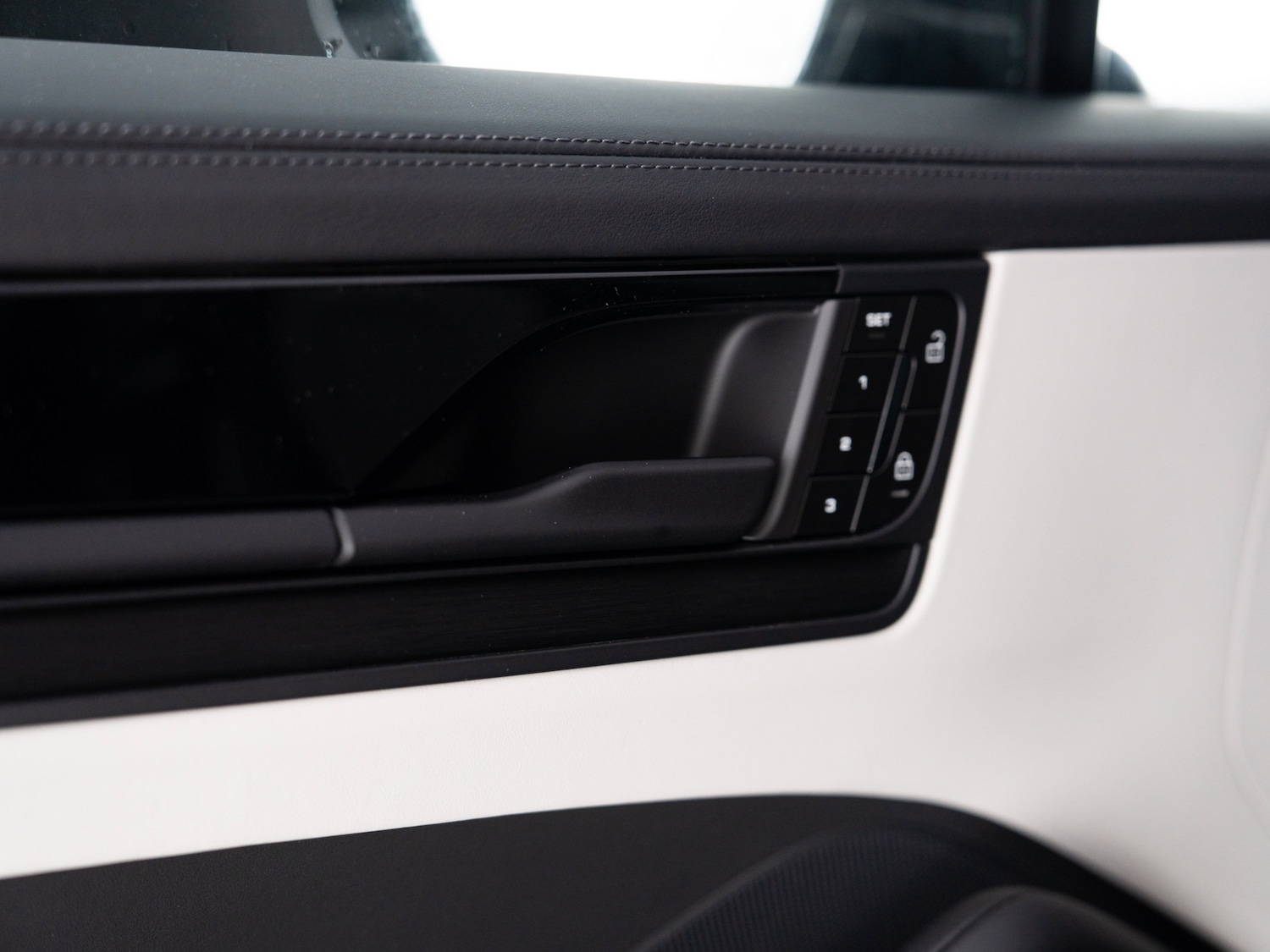 Used Porsche Cayenne 2025 for sale - 76481271: Photo 46