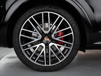 Used Porsche Cayenne 2025 for sale - 76481271: Photo