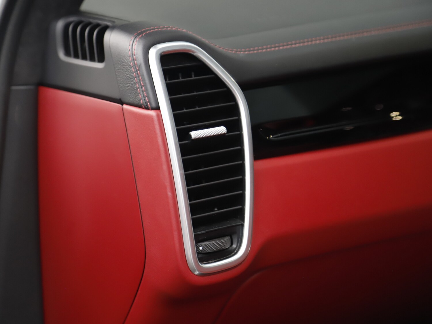 Used Porsche Cayenne 2019 for sale - 77106783: Photo 25