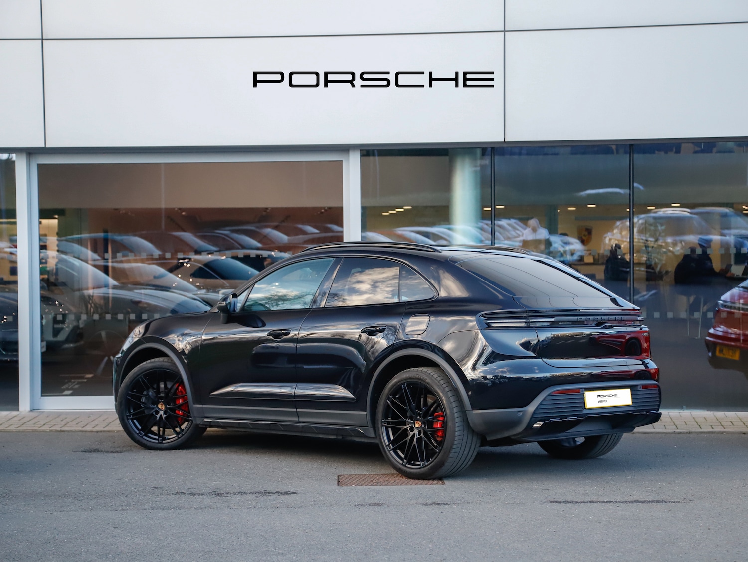Used Porsche Macan 2024 for sale - 77733838: Photo 3