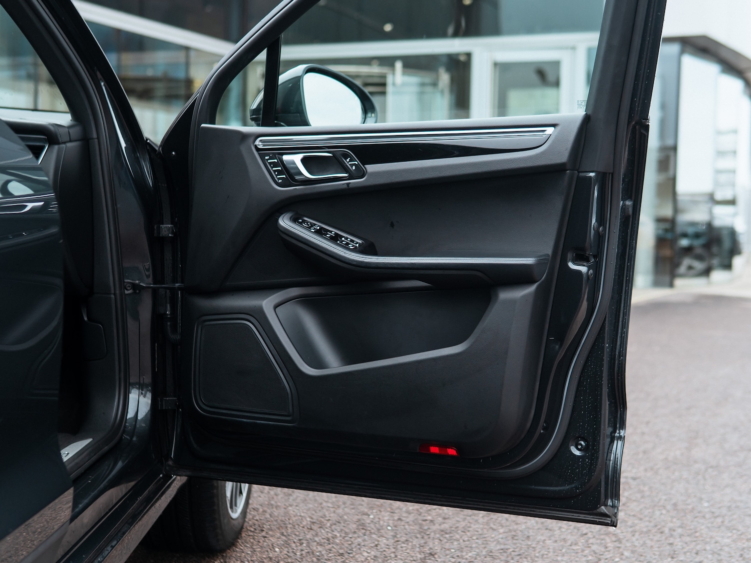 Used Porsche Macan 2017 for sale - 76909639: Photo 15