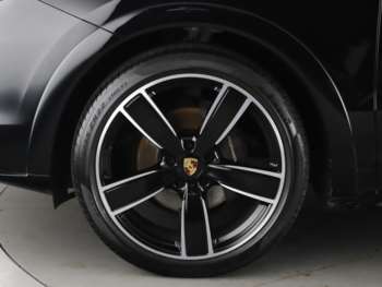 Used Porsche Cayenne 2023 for sale - 74941918: Photo