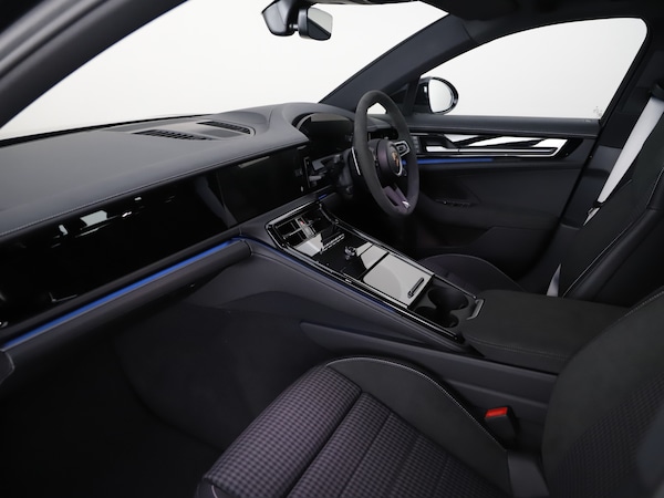 Used Porsche Panamera 2025 for sale - 74996876: Photo 3