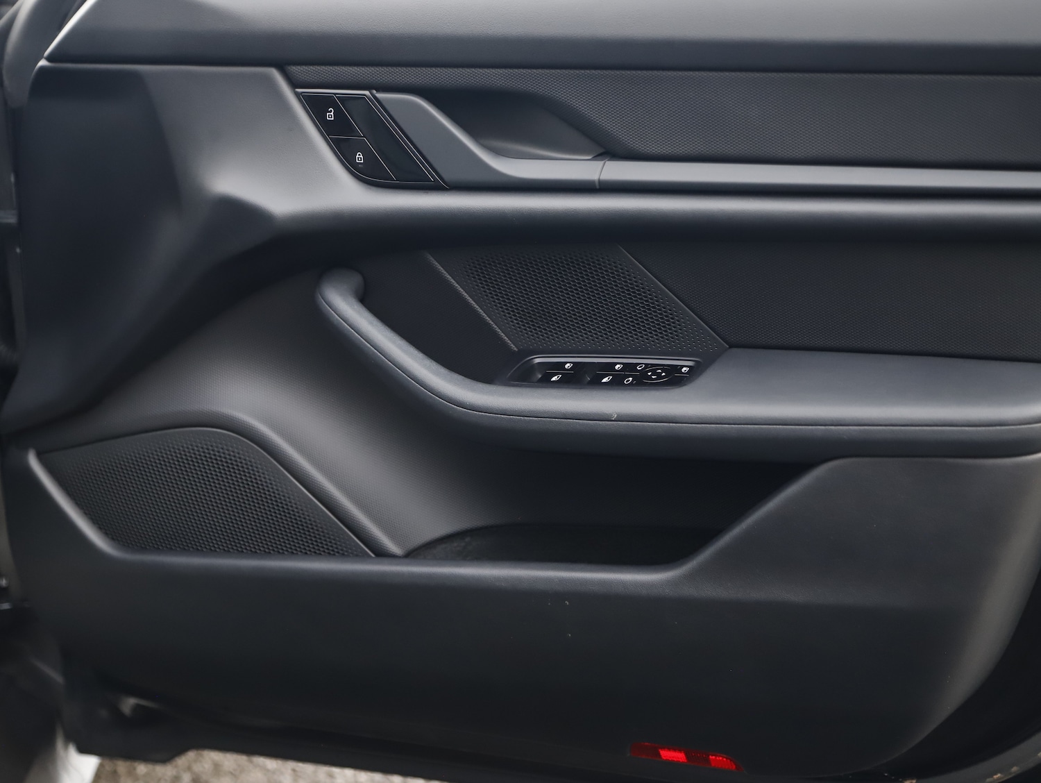 Used Porsche Taycan 2021 for sale - 77691992: Photo 27