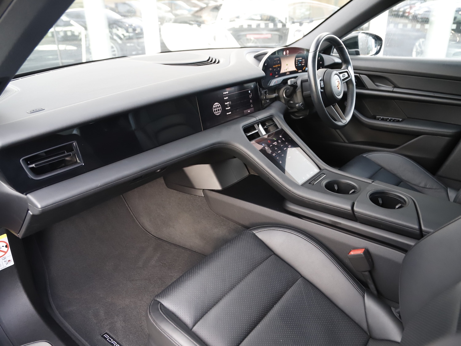 Used Porsche Taycan 2021 for sale - 77691992: Photo 4