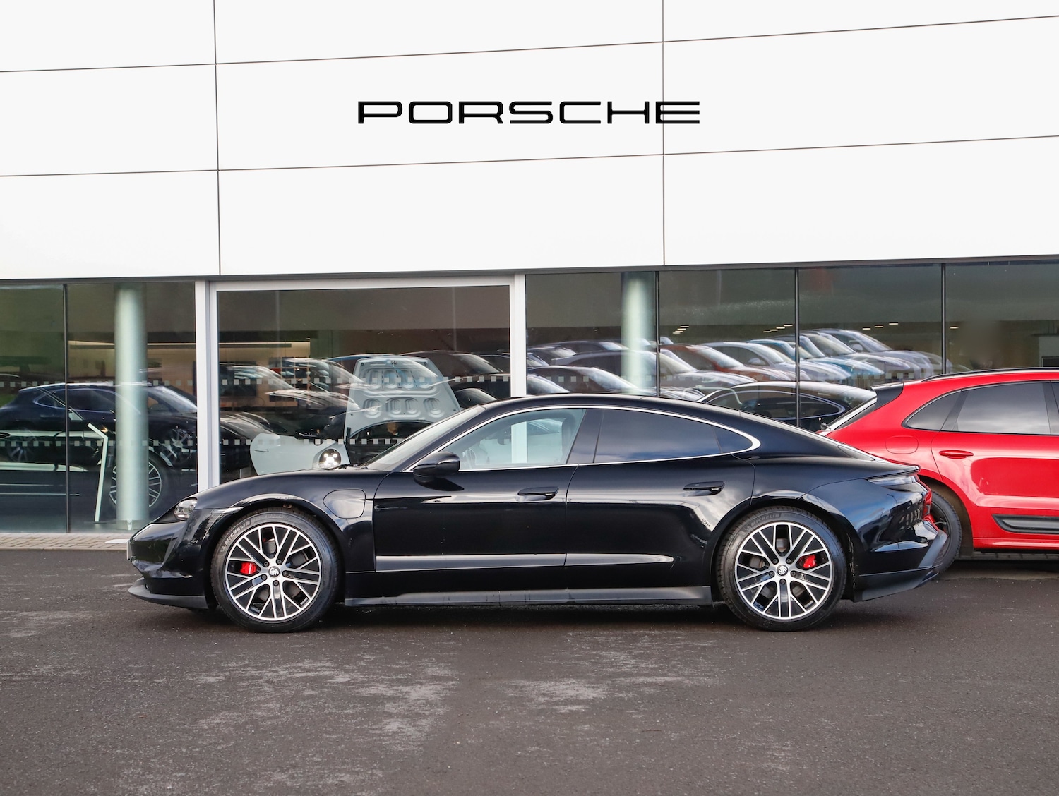 Used Porsche Taycan 2021 for sale - 77691992: Photo 6