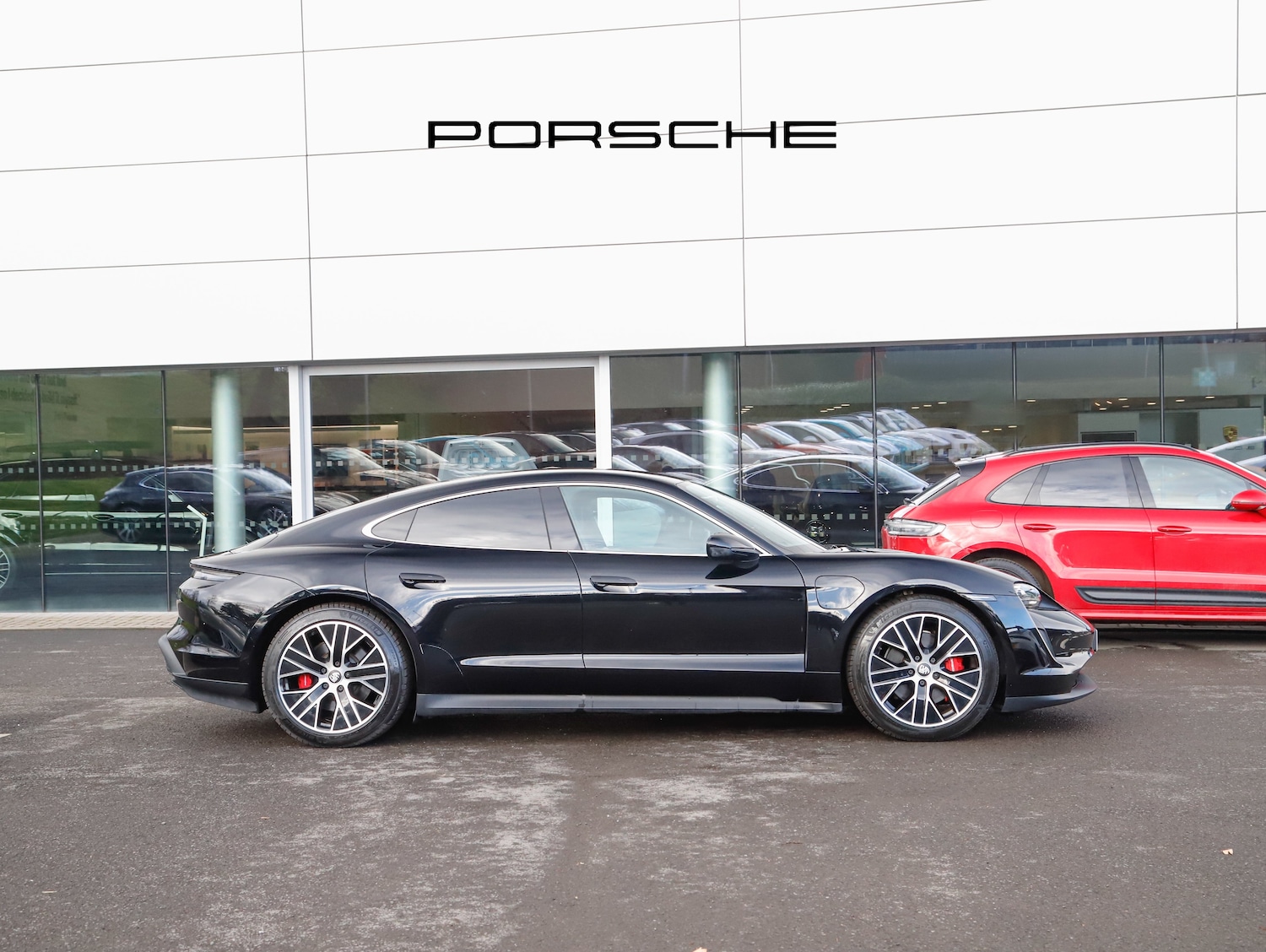 Used Porsche Taycan 2021 for sale - 77691992: Photo 9