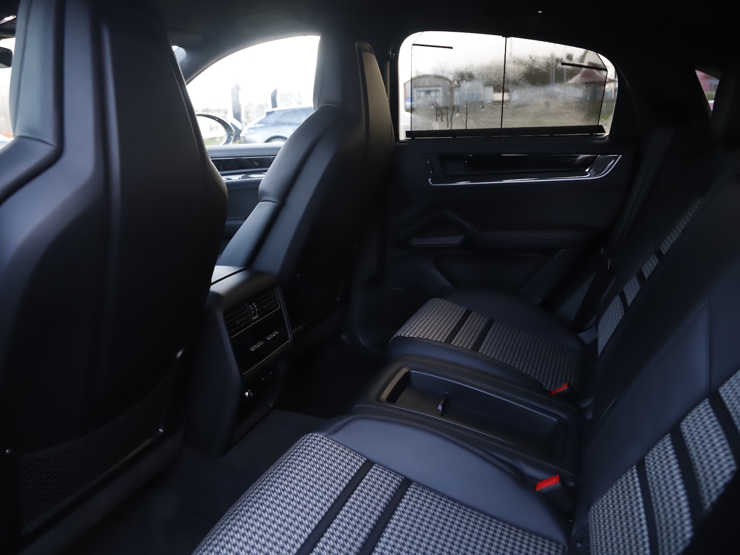 Used Porsche Cayenne 2025 for sale - 76481273: Photo 30