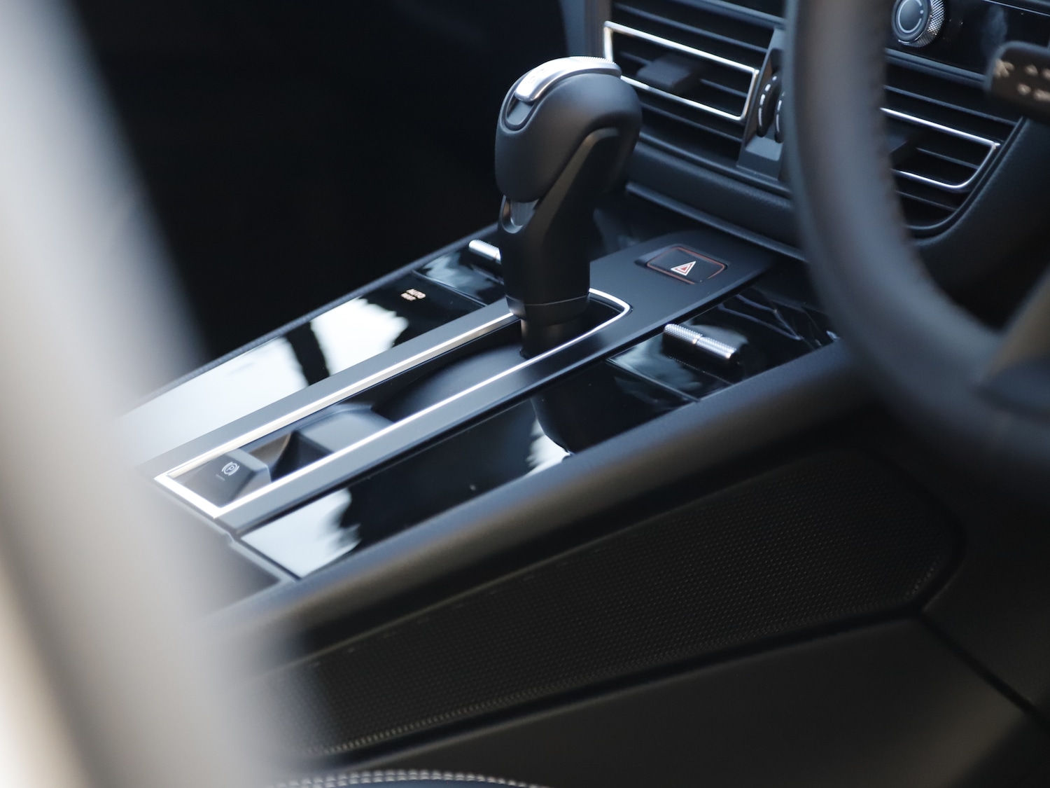 Used Porsche Macan 2025 for sale - 76616906: Photo 16