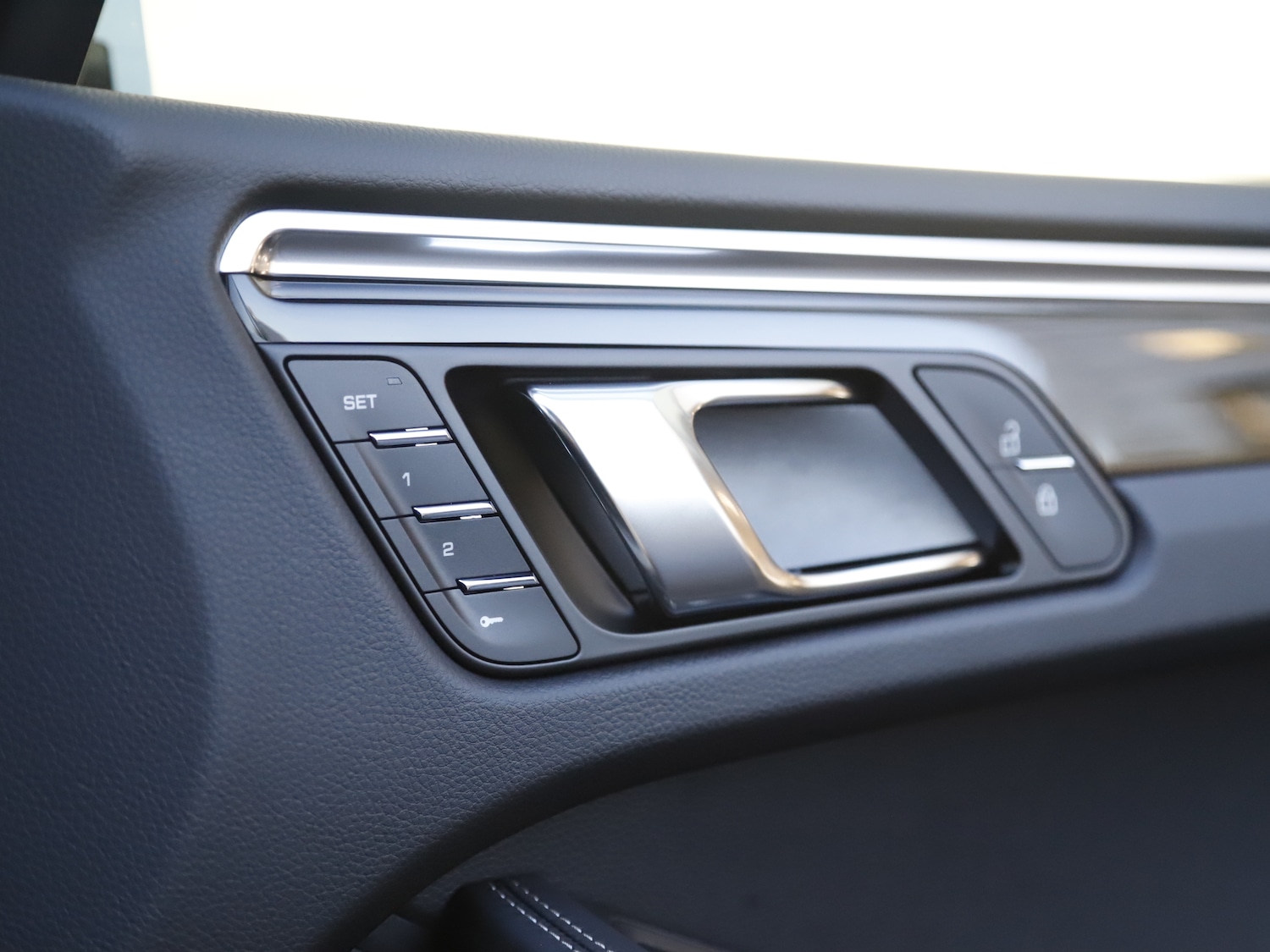 Used Porsche Macan 2025 for sale - 76616906: Photo 18