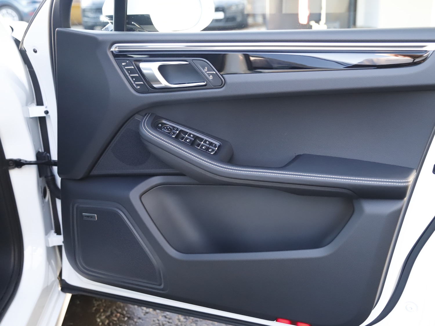 Used Porsche Macan 2025 for sale - 76616906: Photo 21