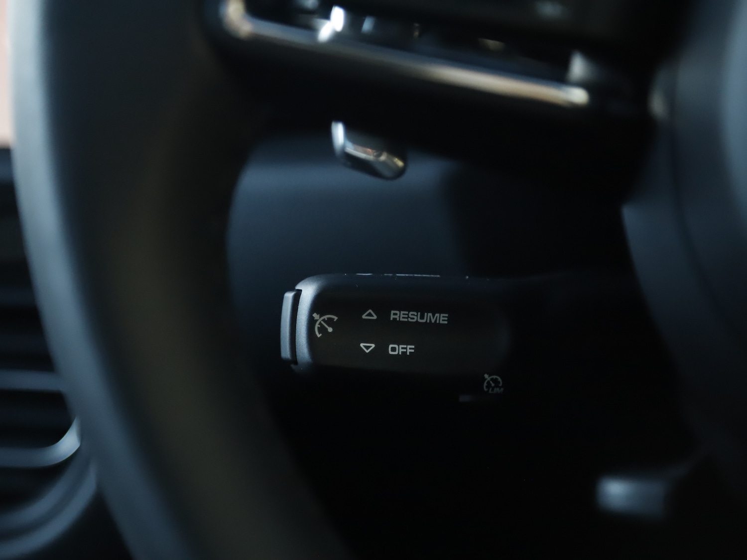 Used Porsche Macan 2025 for sale - 76616906: Photo 37