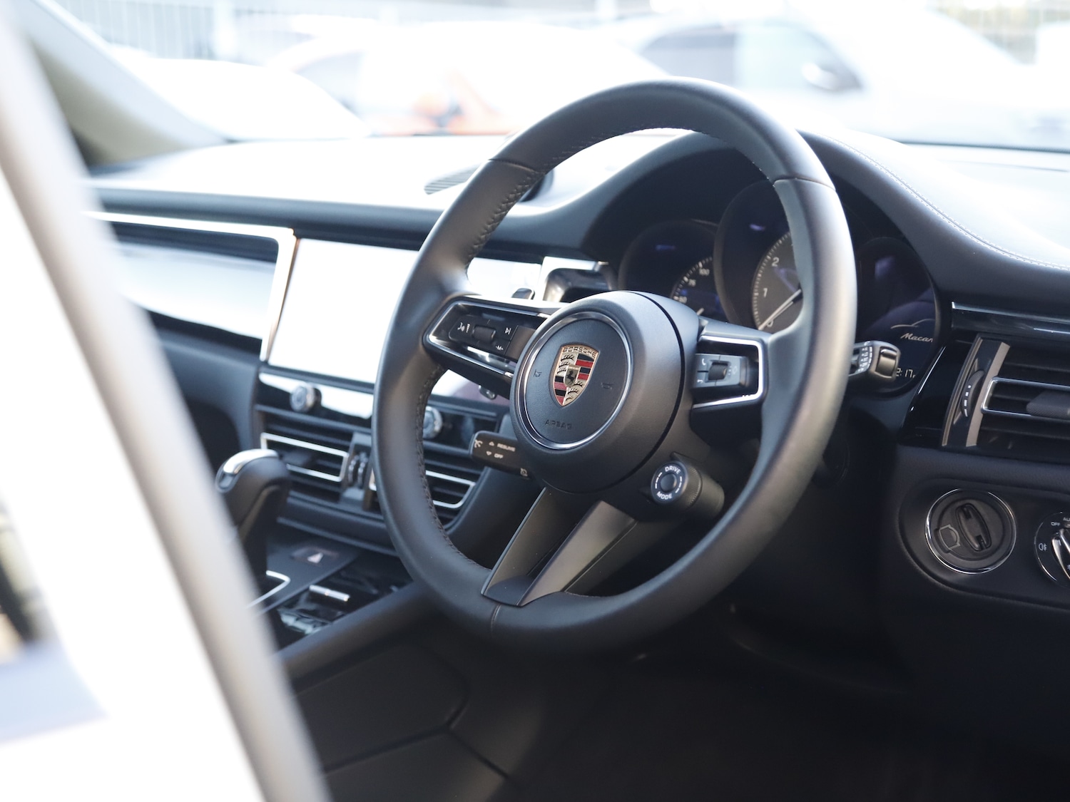 Used Porsche Macan 2025 for sale - 76616906: Photo 45