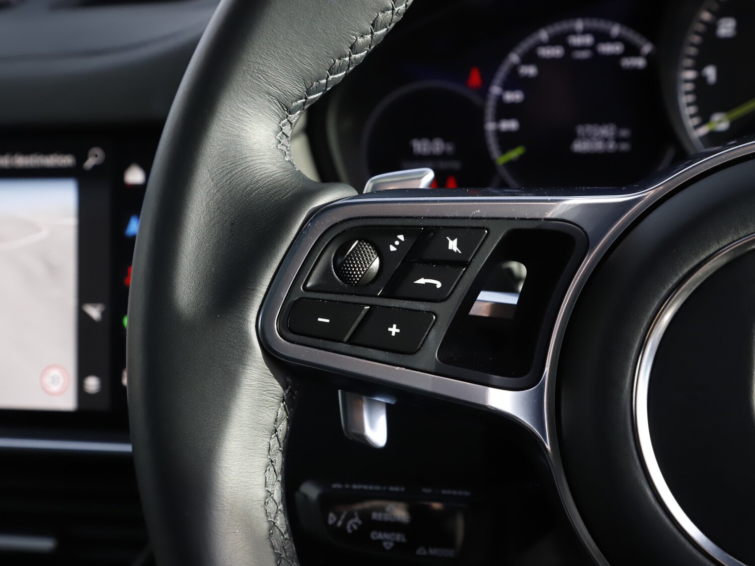 Used Porsche Cayenne 2023 for sale - 77691991: Photo 35