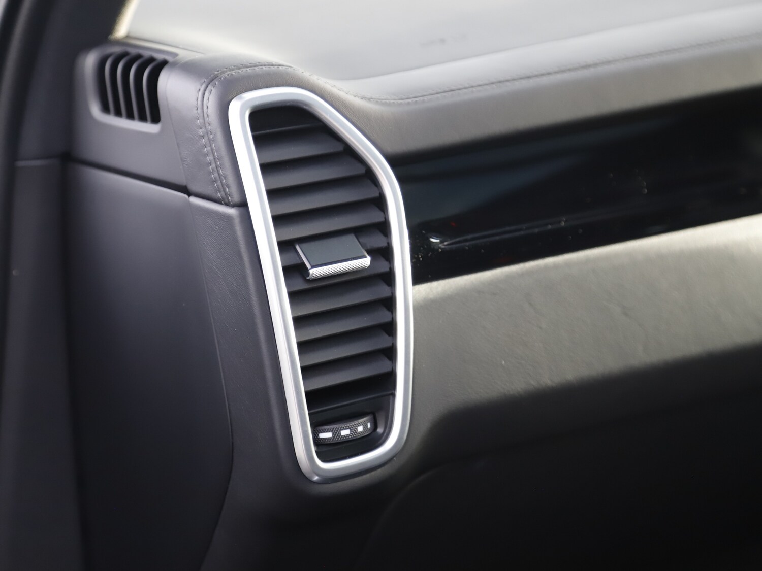 Used Porsche Cayenne 2023 for sale - 77691991: Photo 43