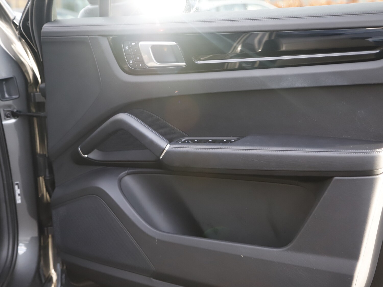 Used Porsche Cayenne 2023 for sale - 77691991: Photo 44