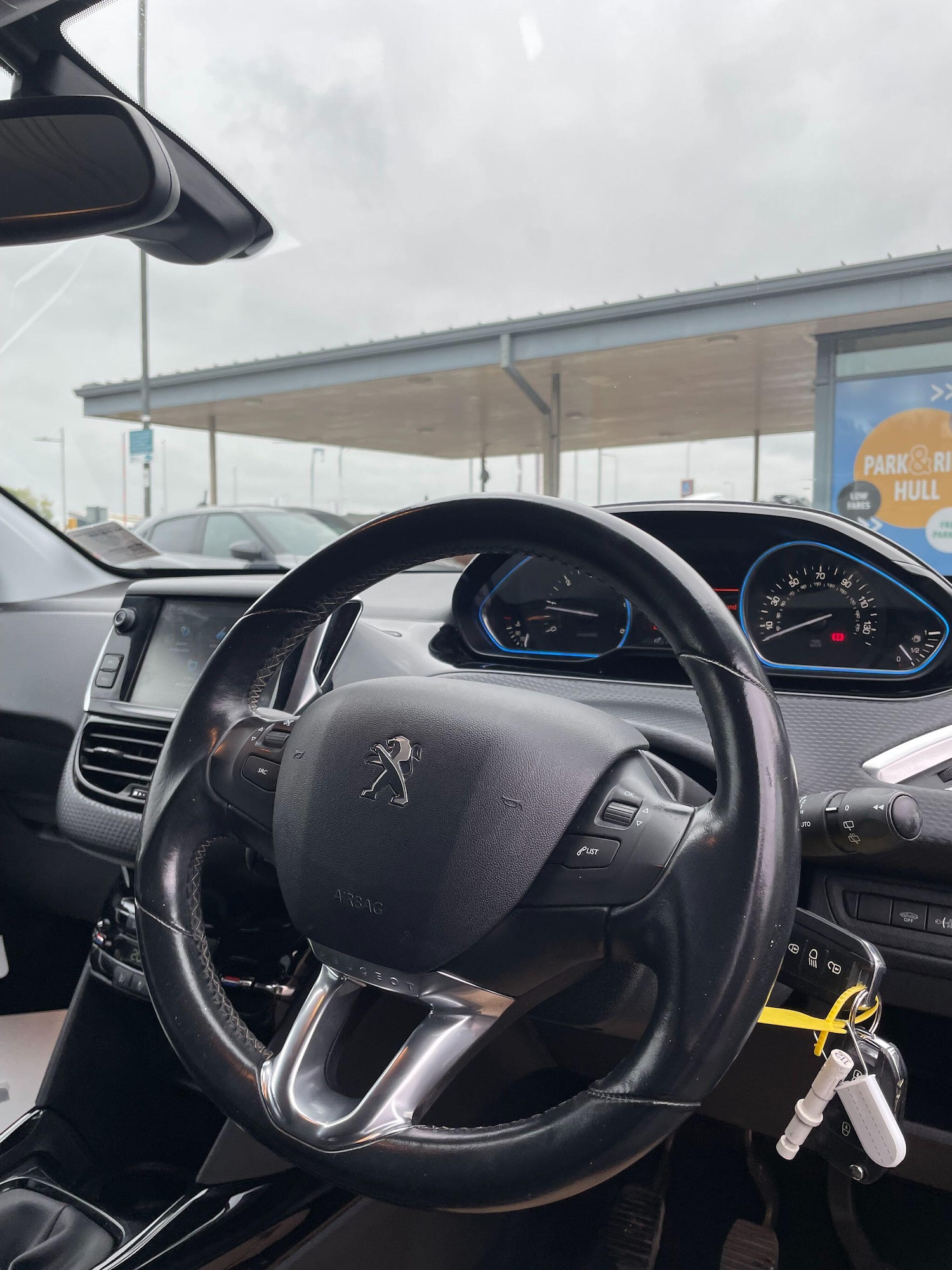 Used Peugeot 2008 2017 for sale - 76294557: Photo 15