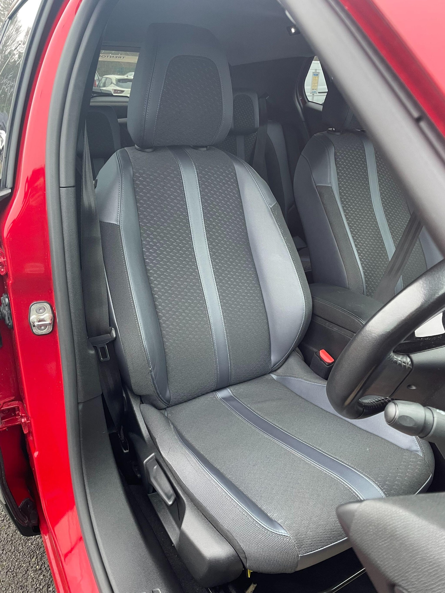 Used Peugeot 2008 2020 for sale - 77538261: Photo 11