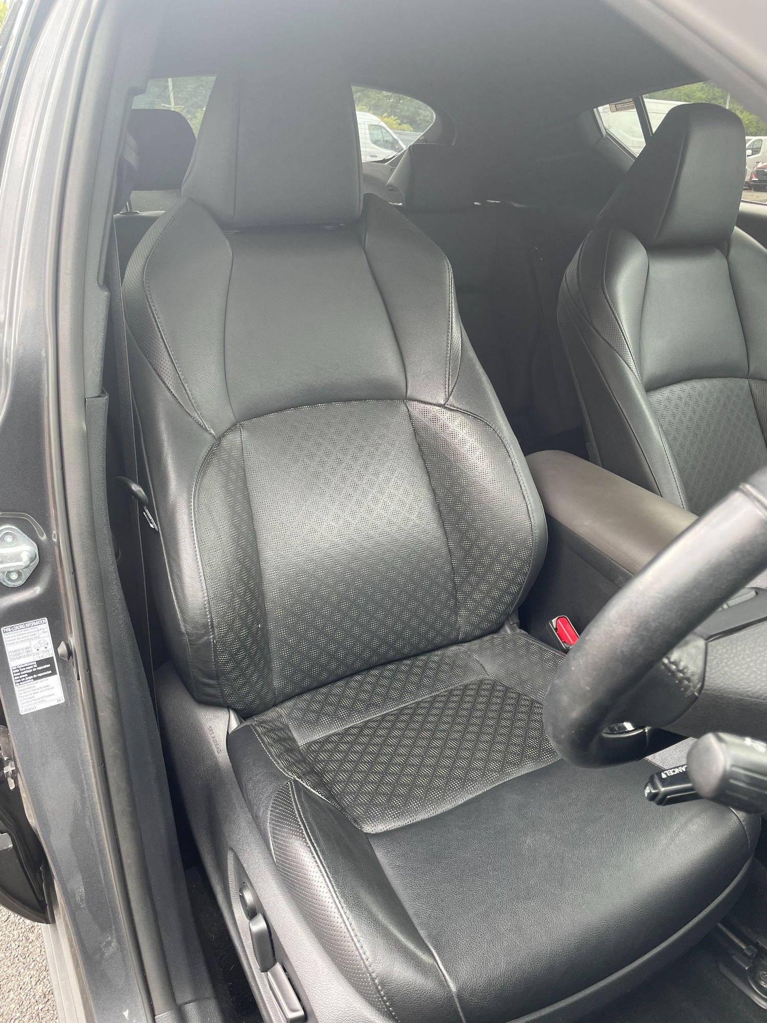 Used Toyota C-HR 2020 for sale - 76620139: Photo 11